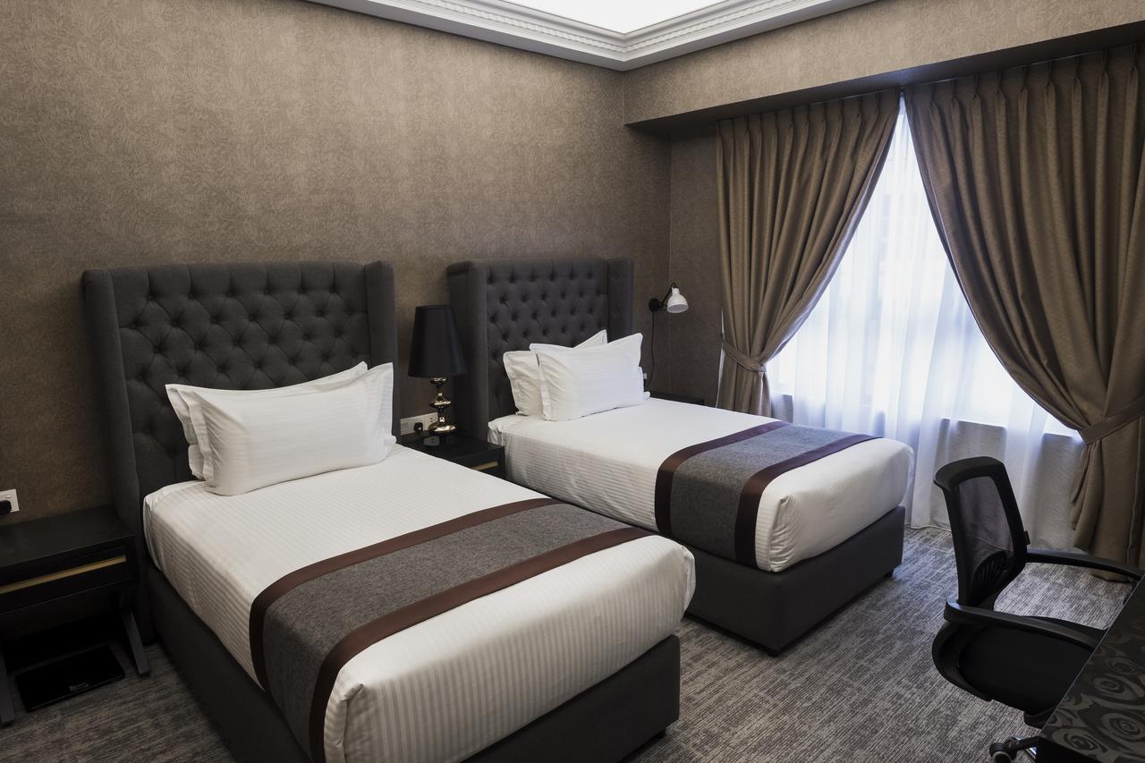 1969 Business Suites Bandar Botani, Ipoh Rum bild